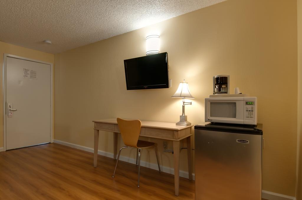 Vagabond Inn Bakersfield North Bagian luar foto