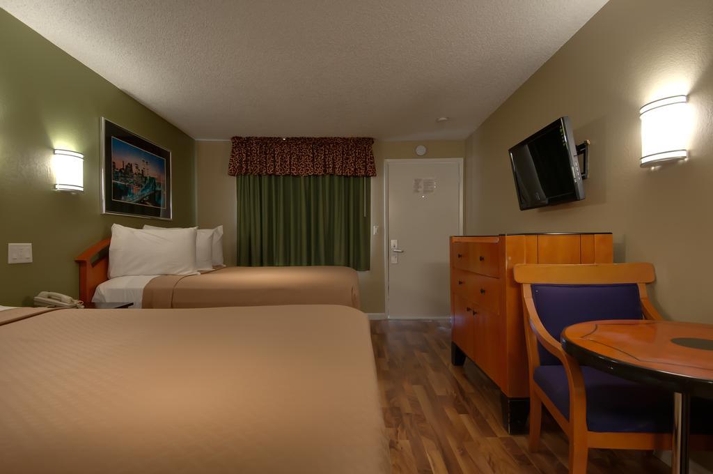 Vagabond Inn Bakersfield North Bagian luar foto