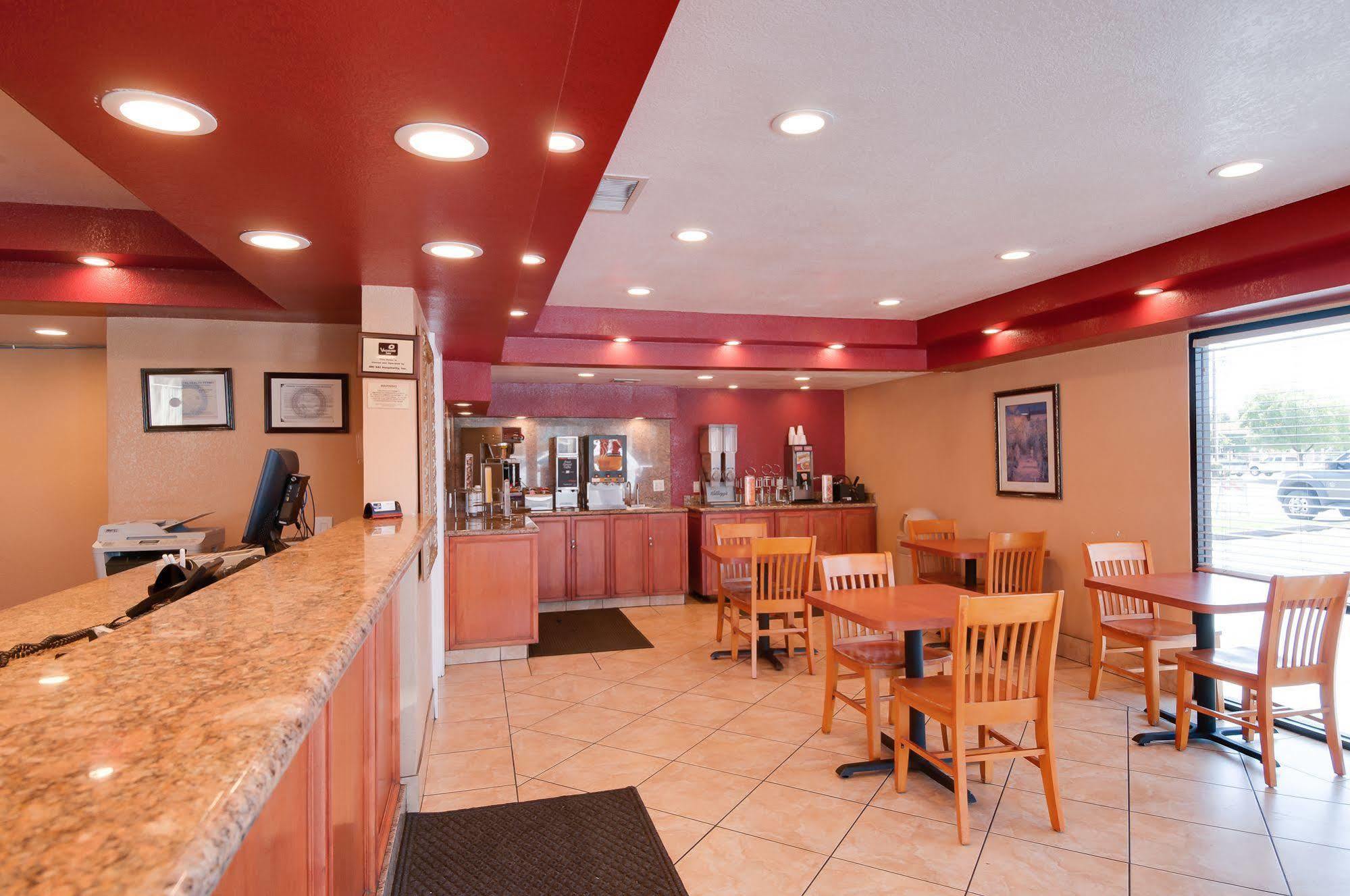 Vagabond Inn Bakersfield North Bagian luar foto